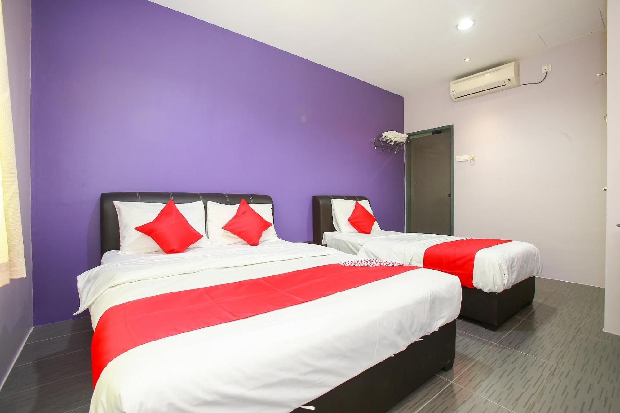 Oyo 89332 De Hotel Teluk Intan Extérieur photo