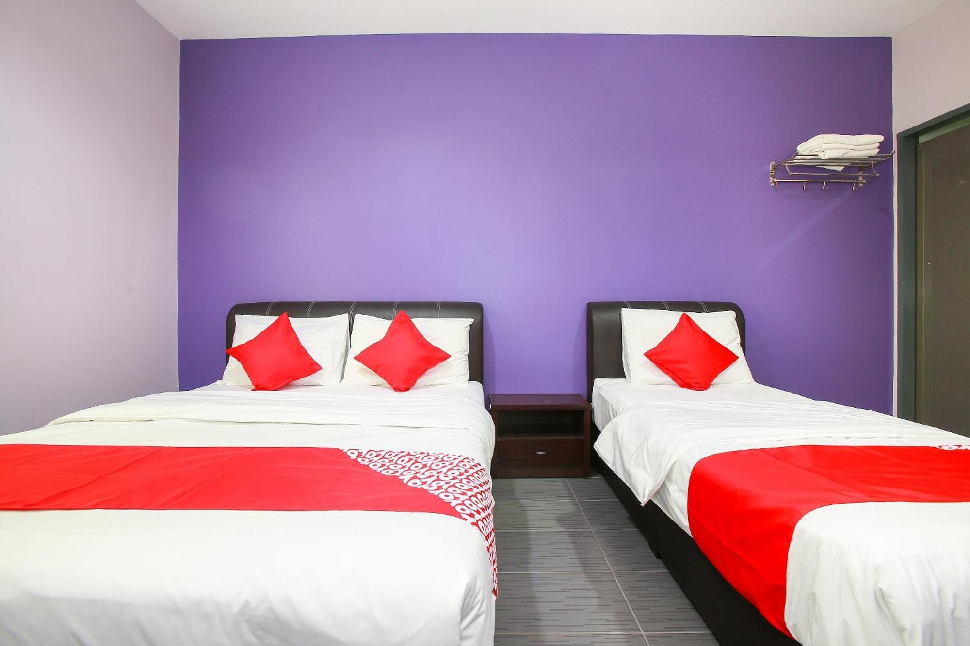 Oyo 89332 De Hotel Teluk Intan Extérieur photo