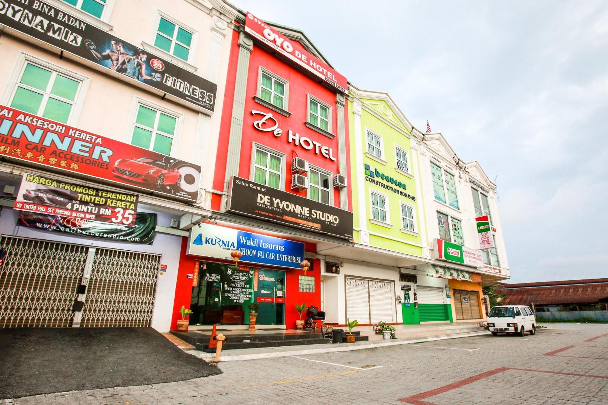 Oyo 89332 De Hotel Teluk Intan Extérieur photo