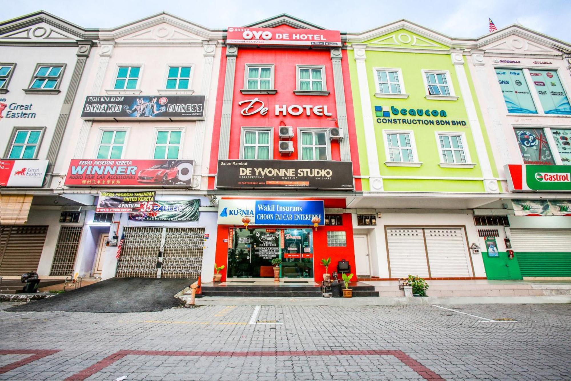 Oyo 89332 De Hotel Teluk Intan Extérieur photo