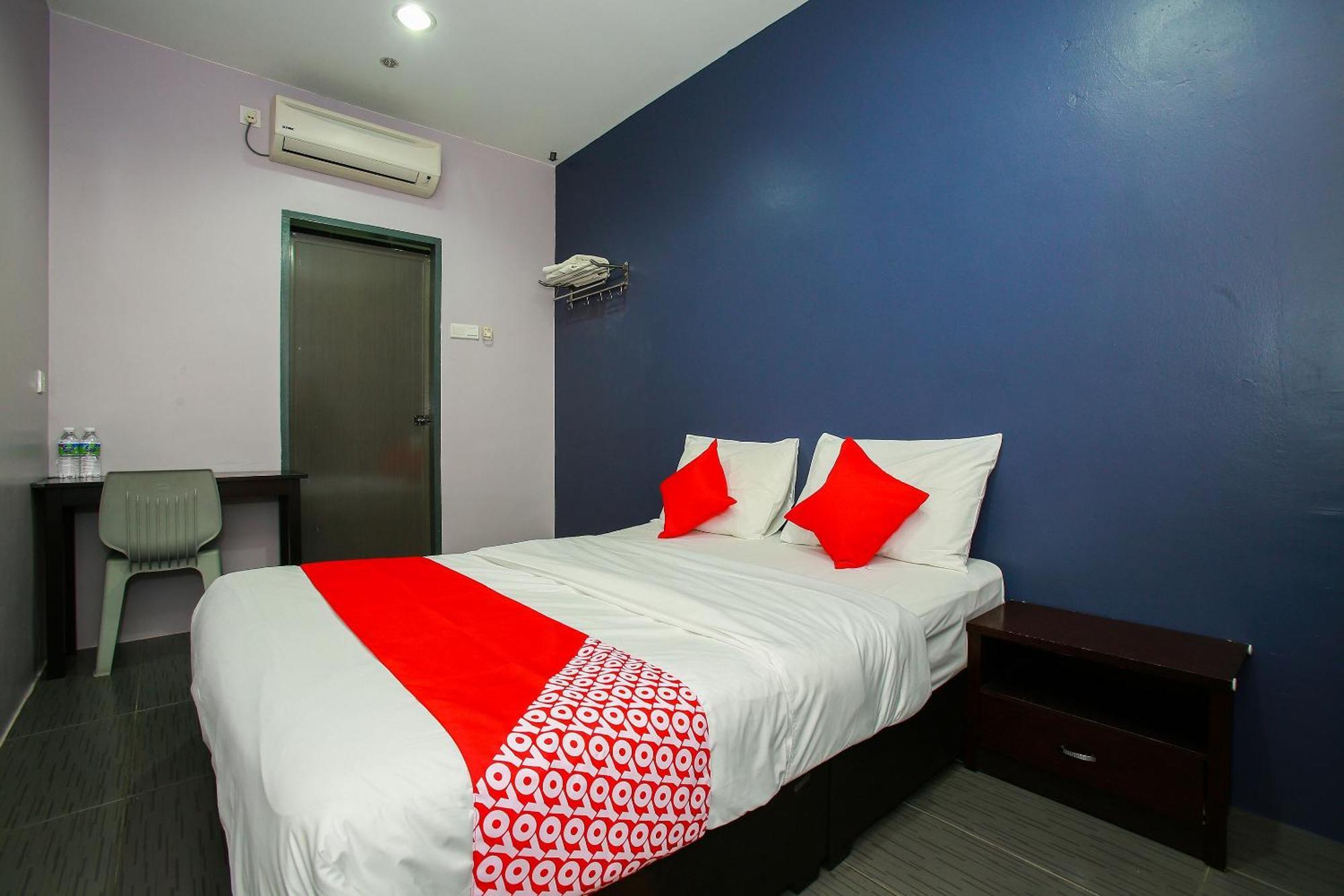 Oyo 89332 De Hotel Teluk Intan Extérieur photo