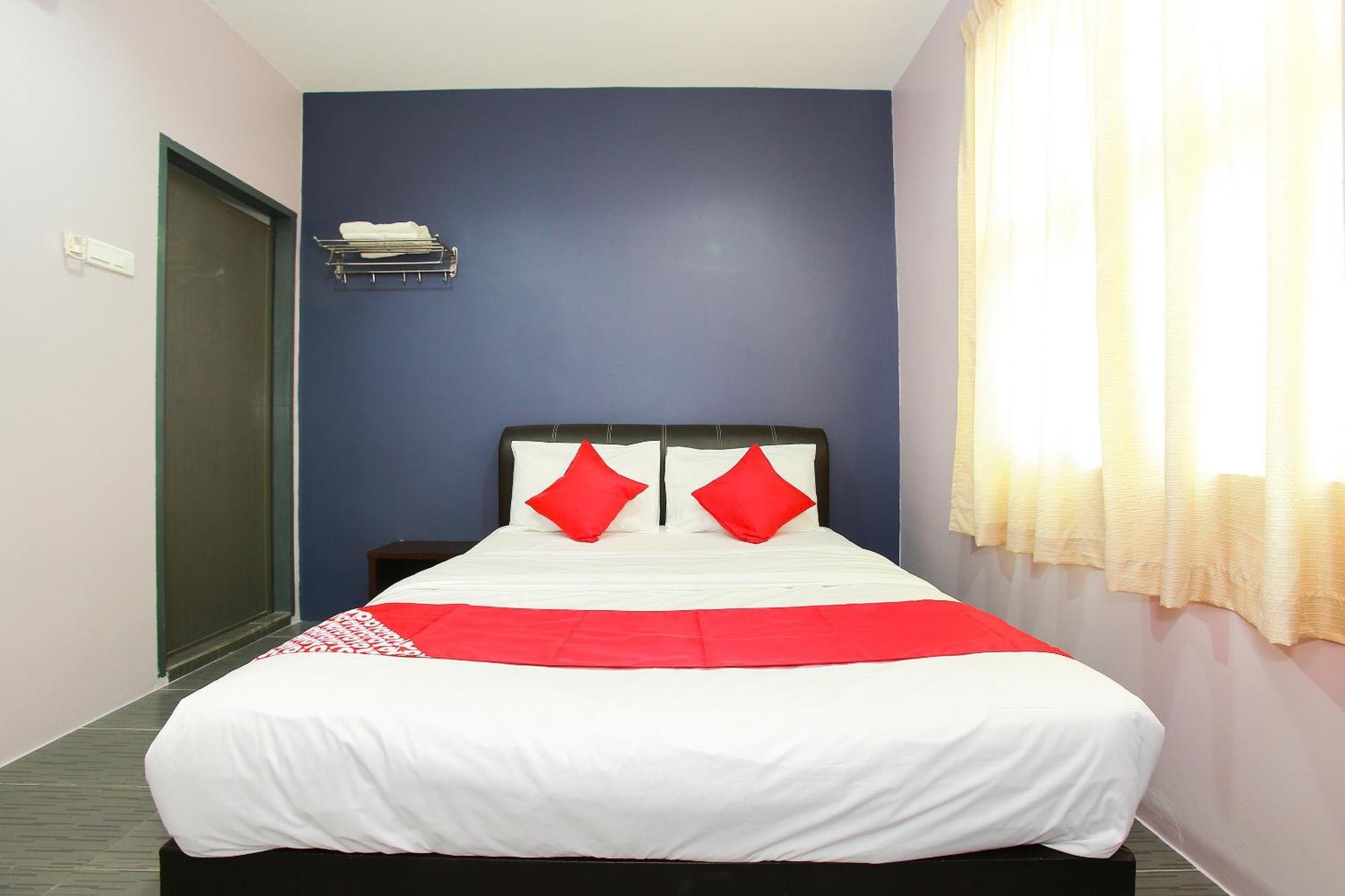 Oyo 89332 De Hotel Teluk Intan Extérieur photo